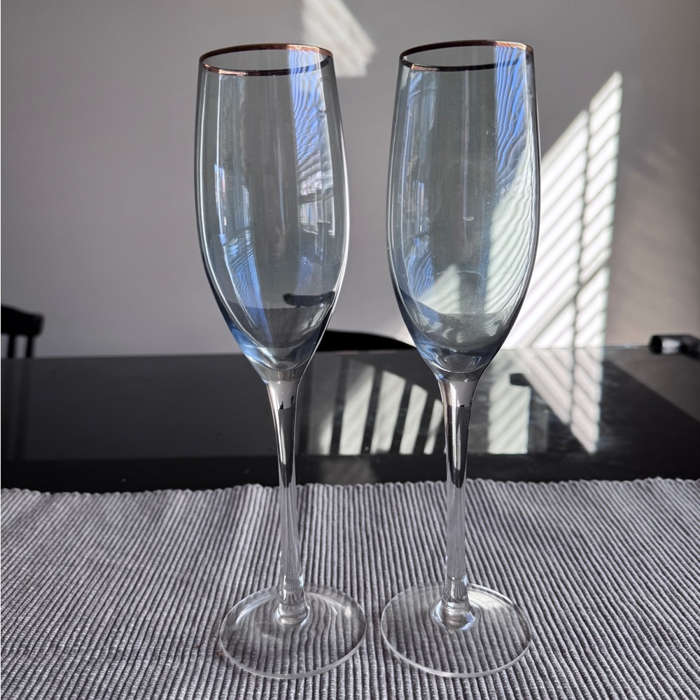 7pc Elegant Blue Tint Champagne Flutes with Gold Rim